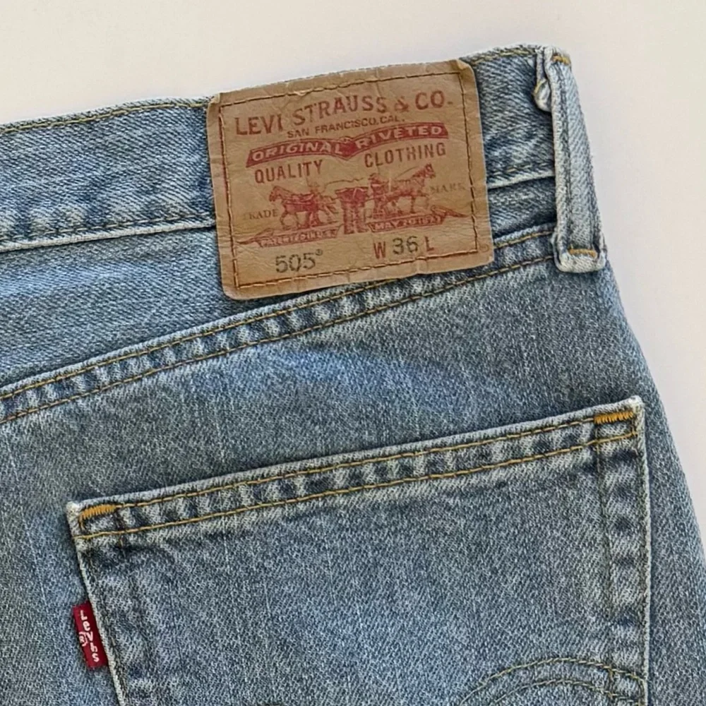 Levi’s 505‎ Straight Fit Denim Shorts Light Wash 38 USA Classic